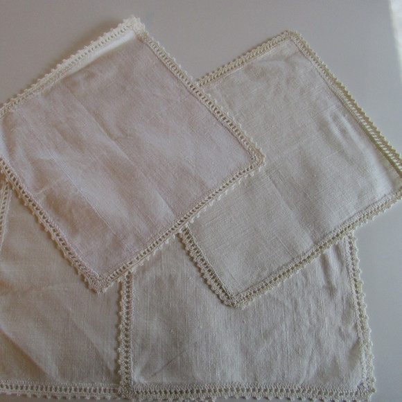 Set 4 Linen 8" square Doilies - Picture 2 of 6